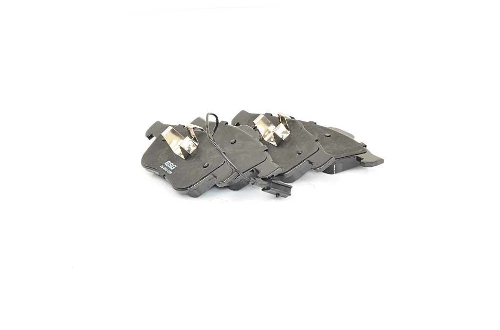 Тормозные колодки - передние BSG BSG25200008