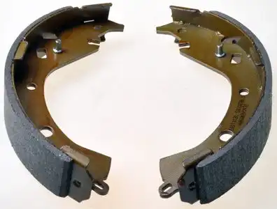Тормозные колодки задние (барабанные) DENCKERMANN B120155